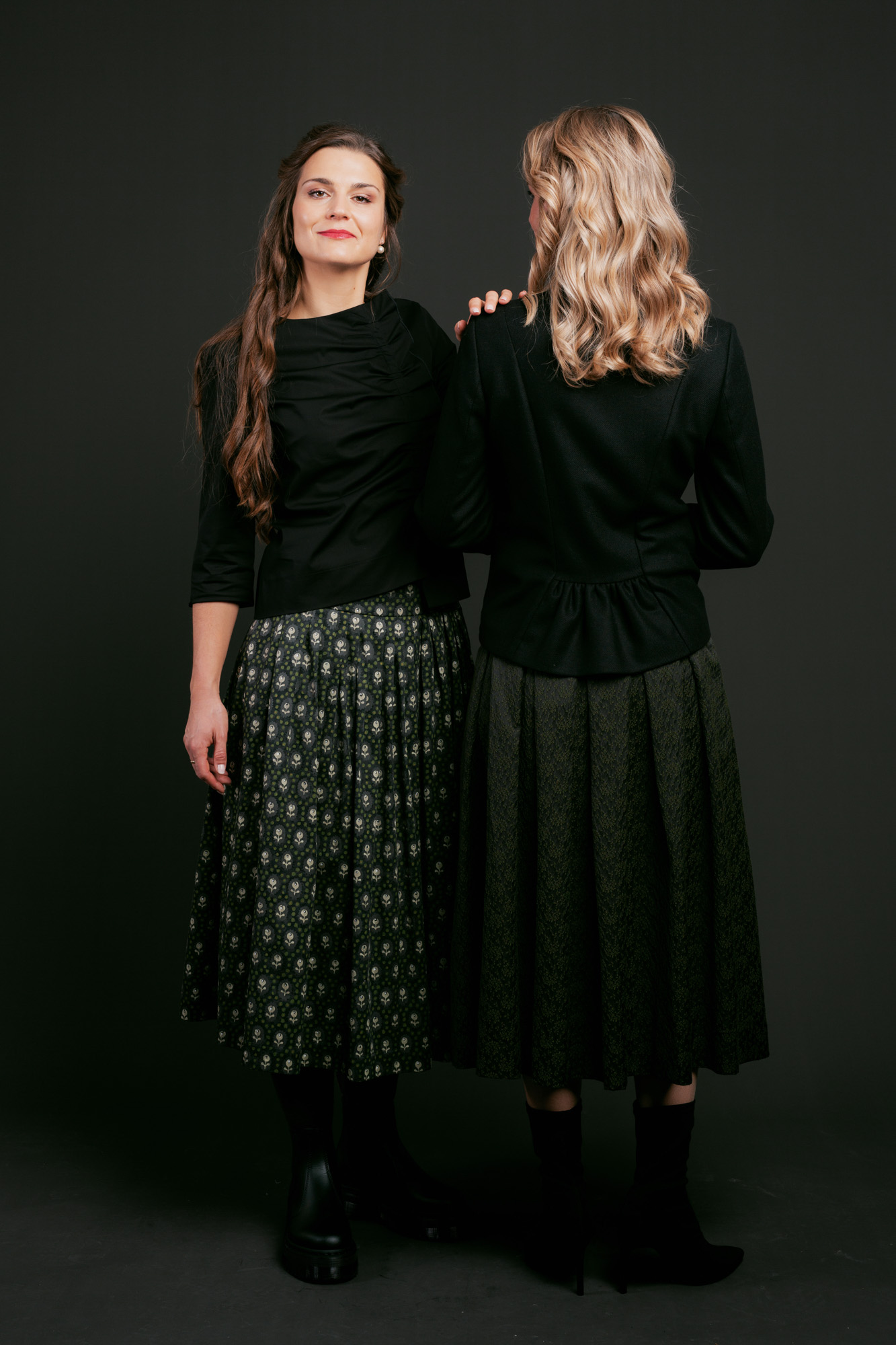 Trachtenjacke-Damen-Schurwolle-schwarz-Kofel