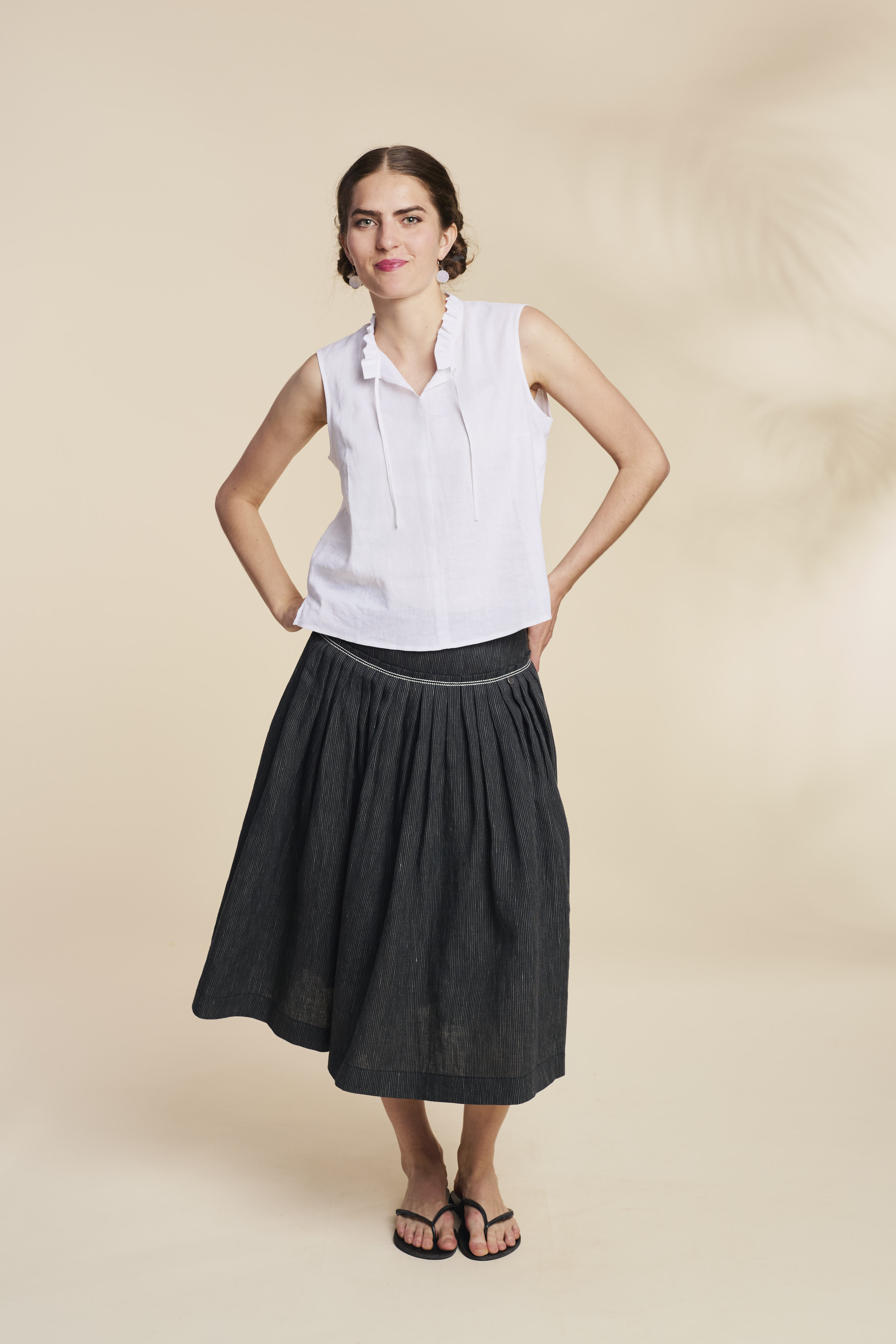 Traditional-skirt-long-stripes-black-white-Weissach