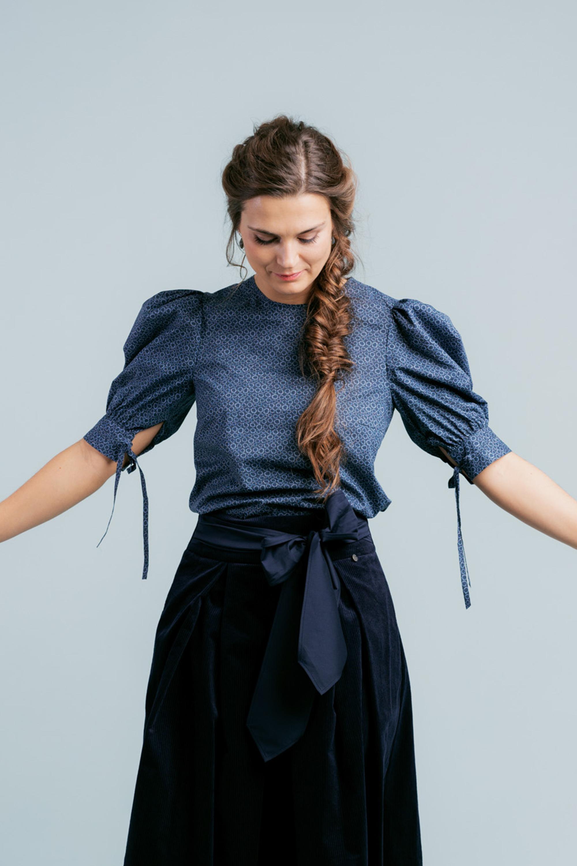 Bluse-Damen-Muster-dunkelblau-Tula