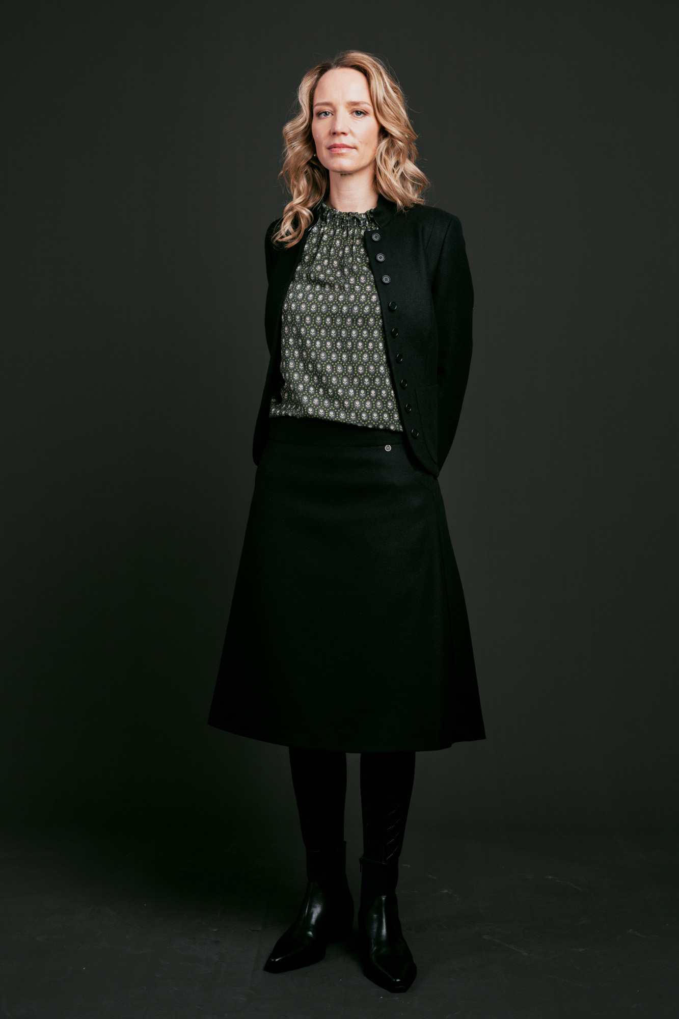 Blouse-ladies-frill-pattern-black-green-Emma