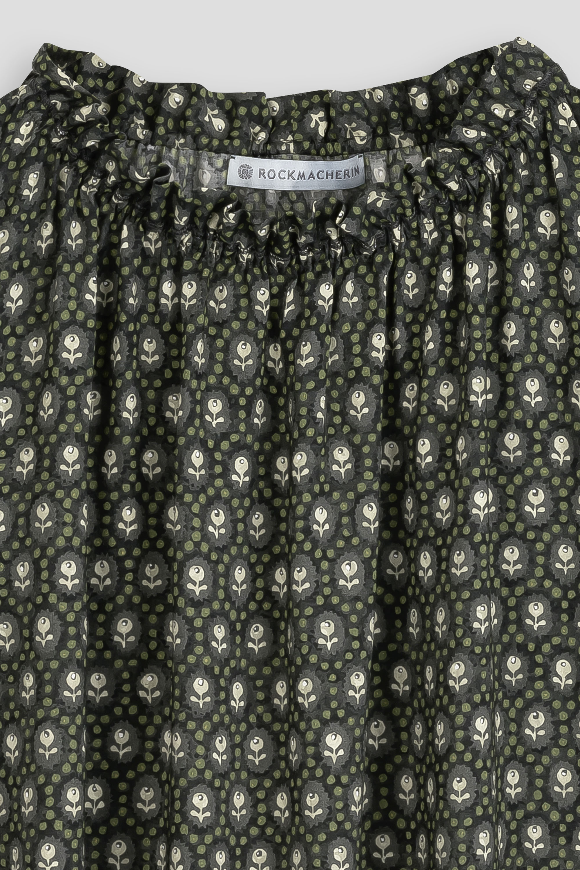 Blouse-ladies-frill-pattern-black-green-Emma