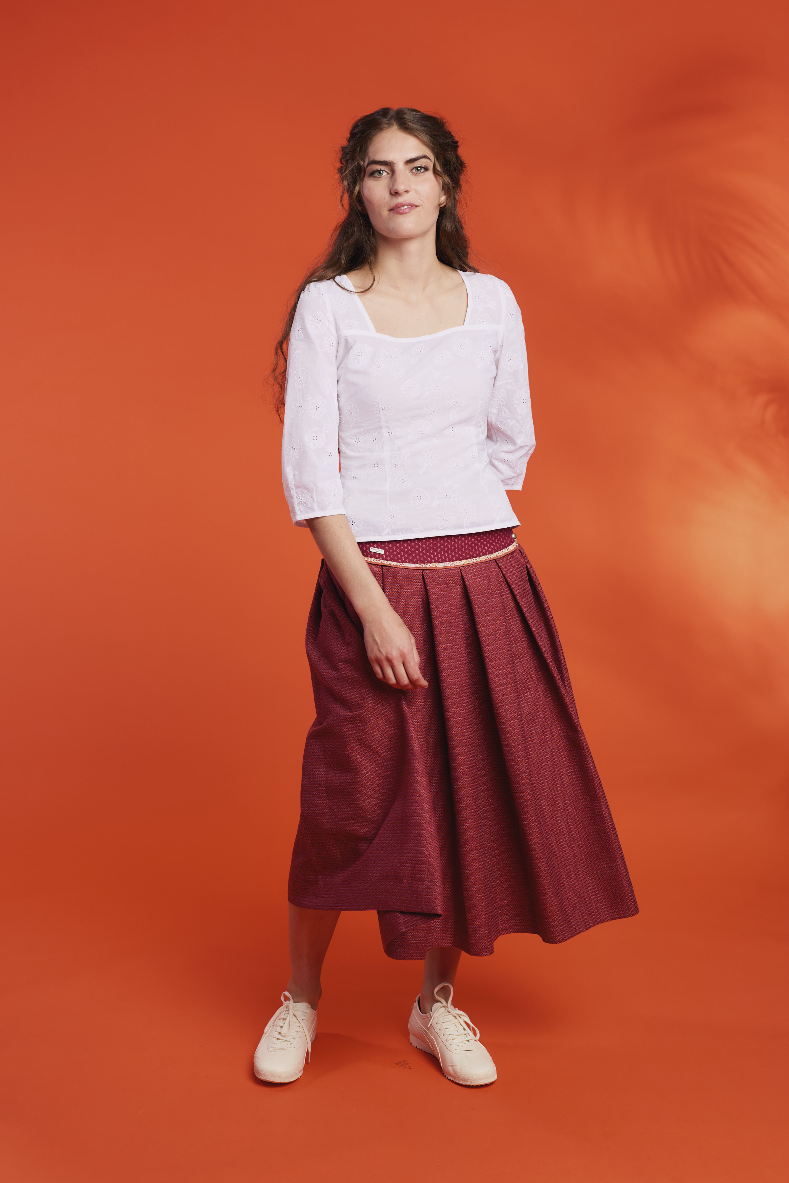 Trachtenrock-lang-beerenrot-Gluad