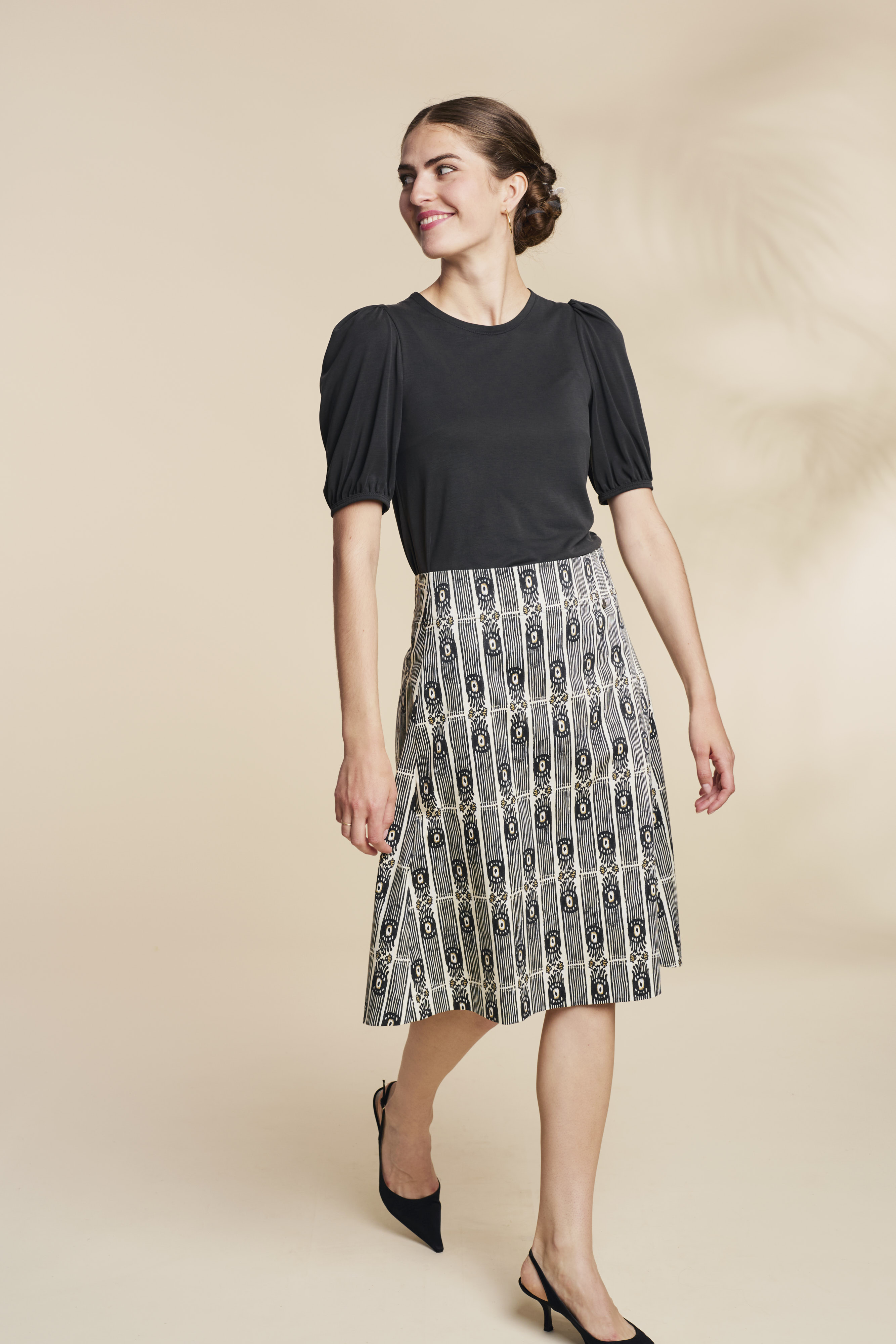 Trachtenrock-Muster-schwarz-Riedsee