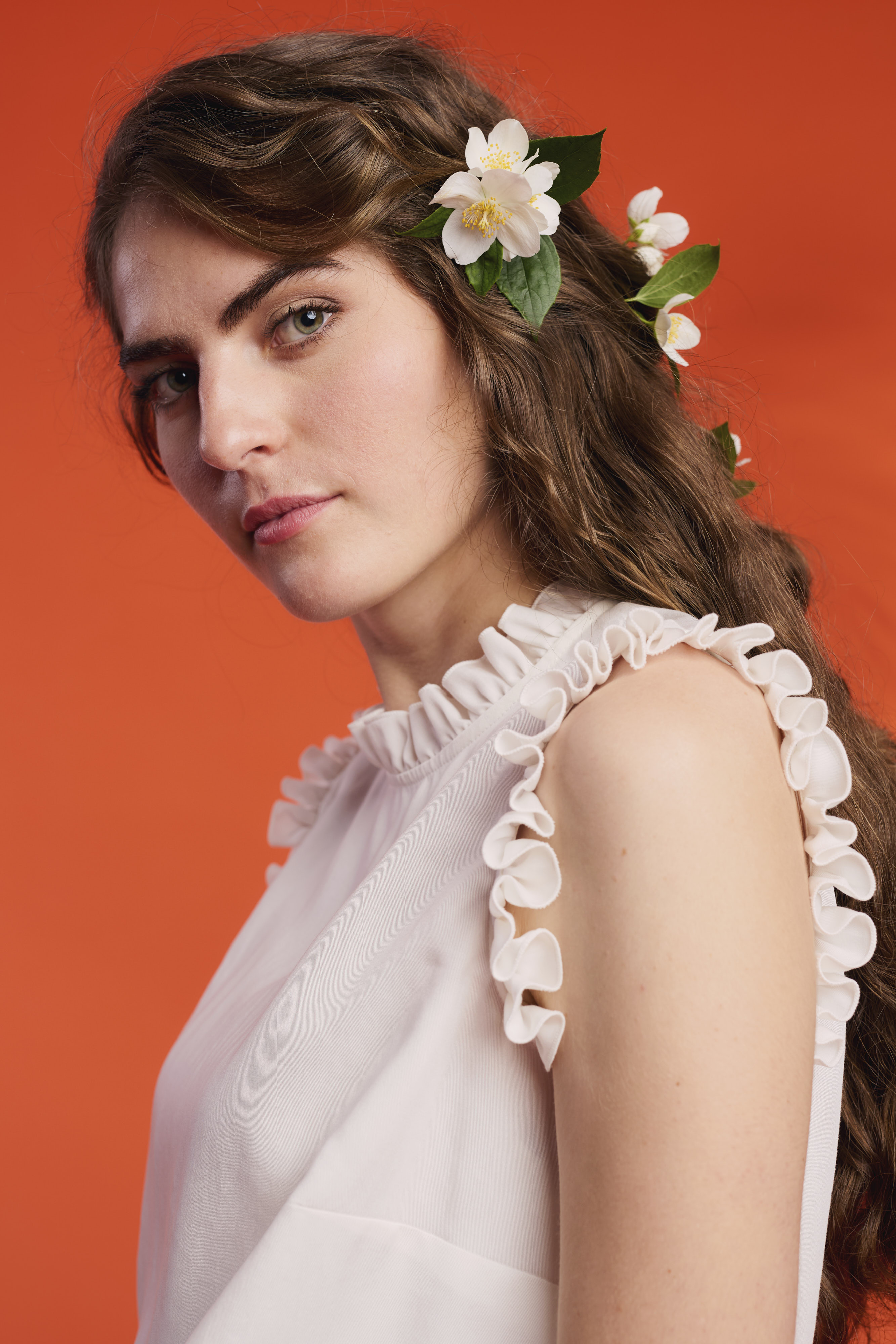 Trachtenbluse-Rueschen-aermellos-weiss-Iris