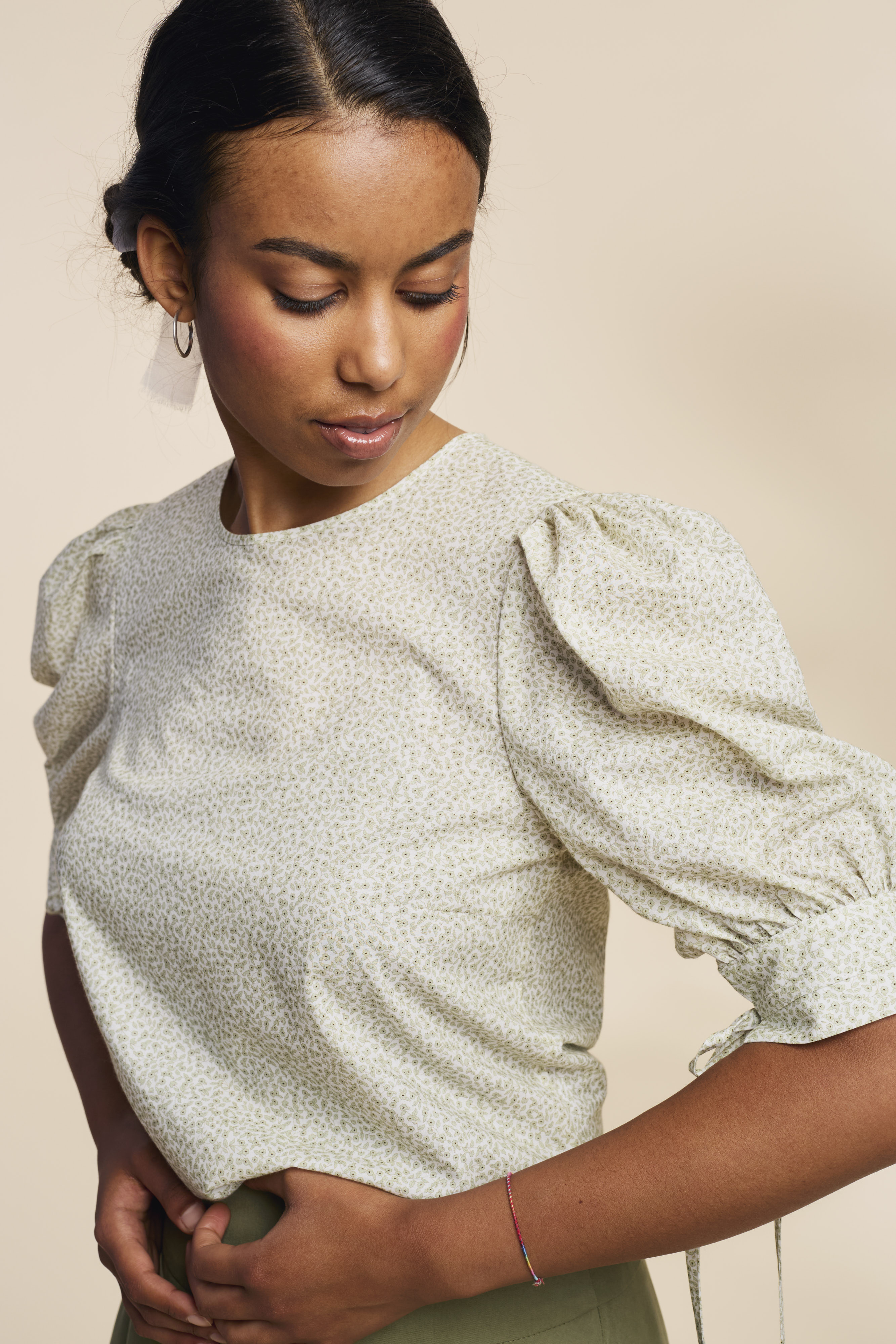 Bluse-Damen-Muster-gruen-Tula