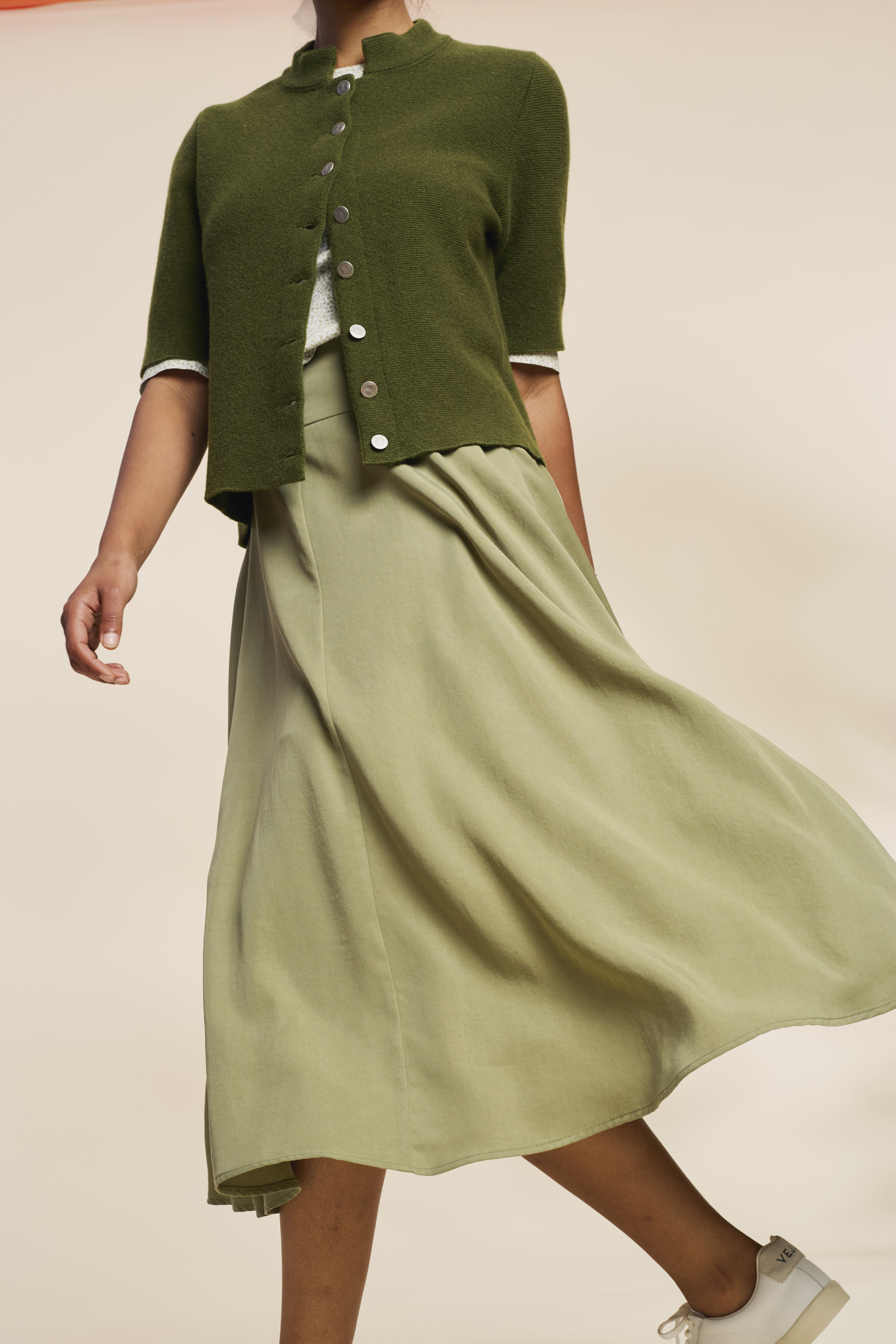 Trachtenjacke-halbarm-Schurwollstrick-moosegruen-Tine