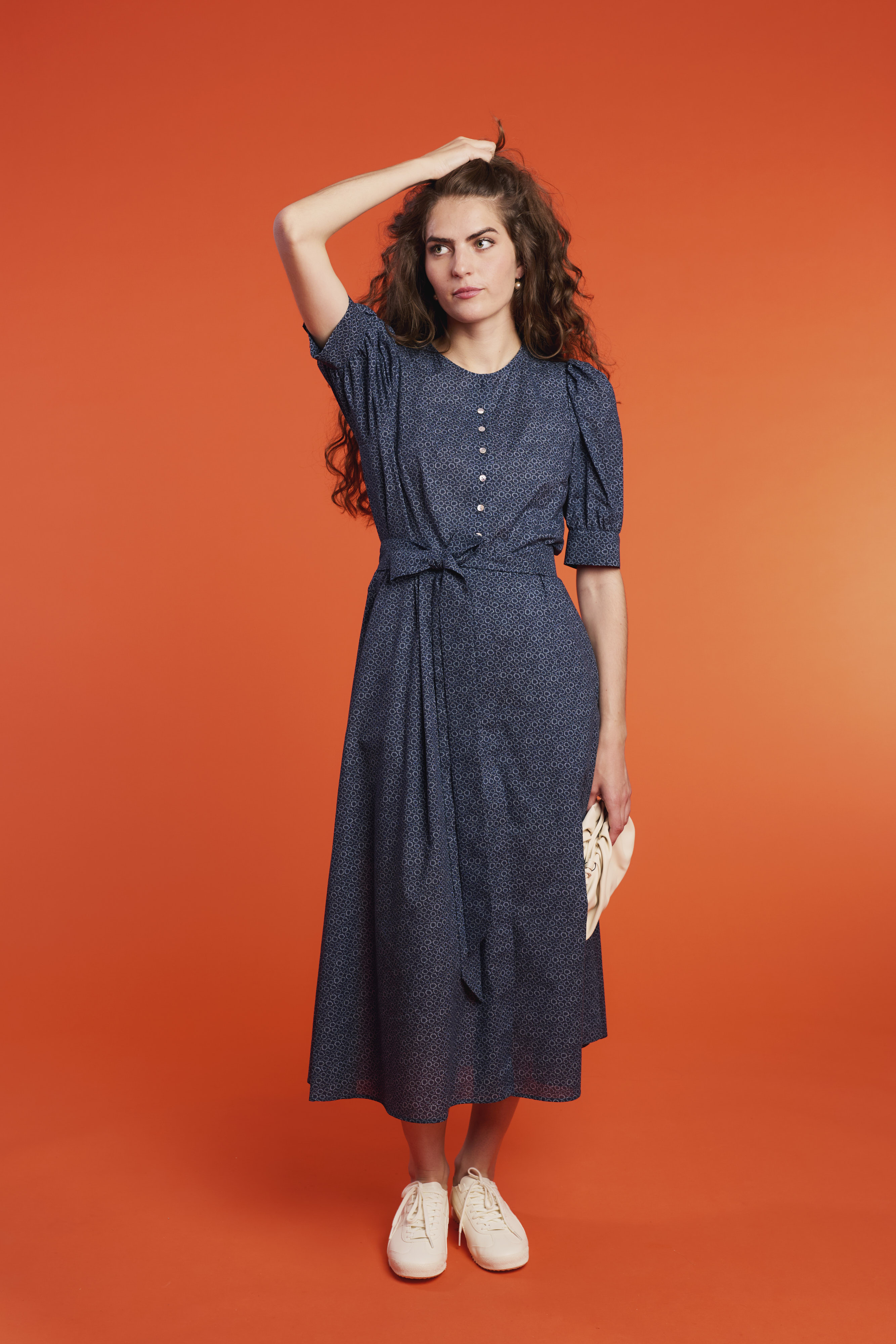 Trachtenkleid-Muster-marineblau-Tulipa