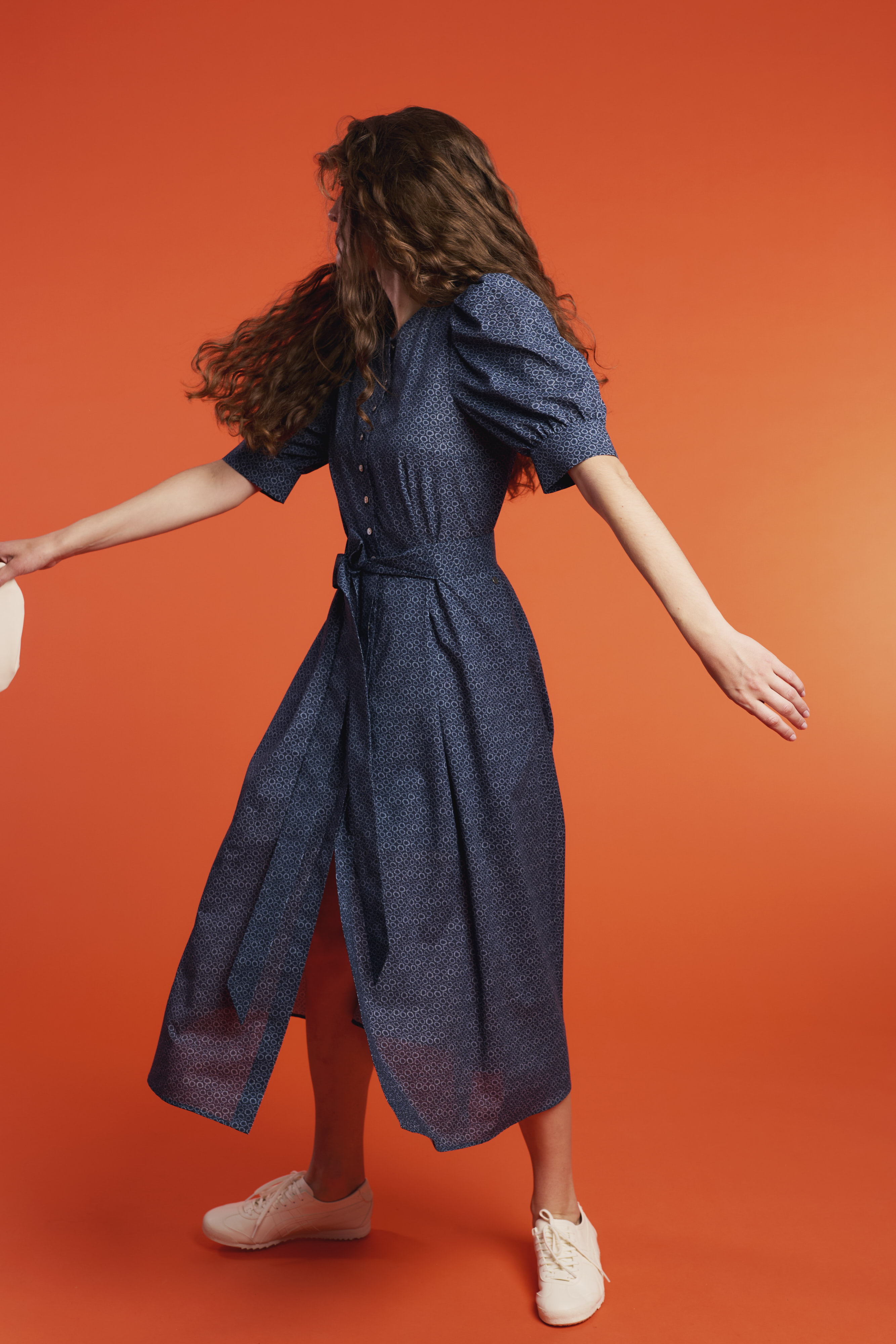 Trachtenkleid-Muster-marineblau-Tulipa