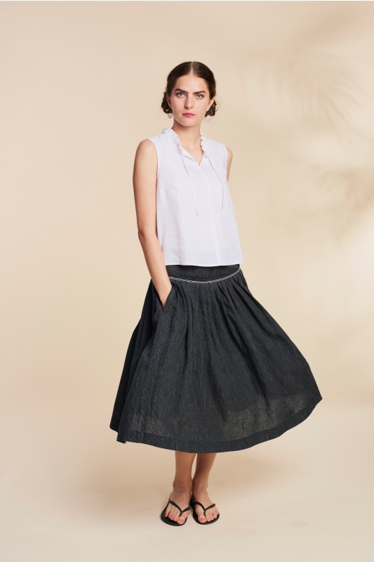 Traditional-skirt-long-stripes-black-white-Weissach