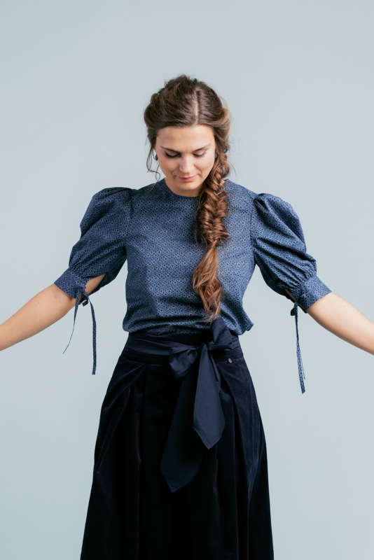 Bluse-Damen-Muster-dunkelblau-Tula