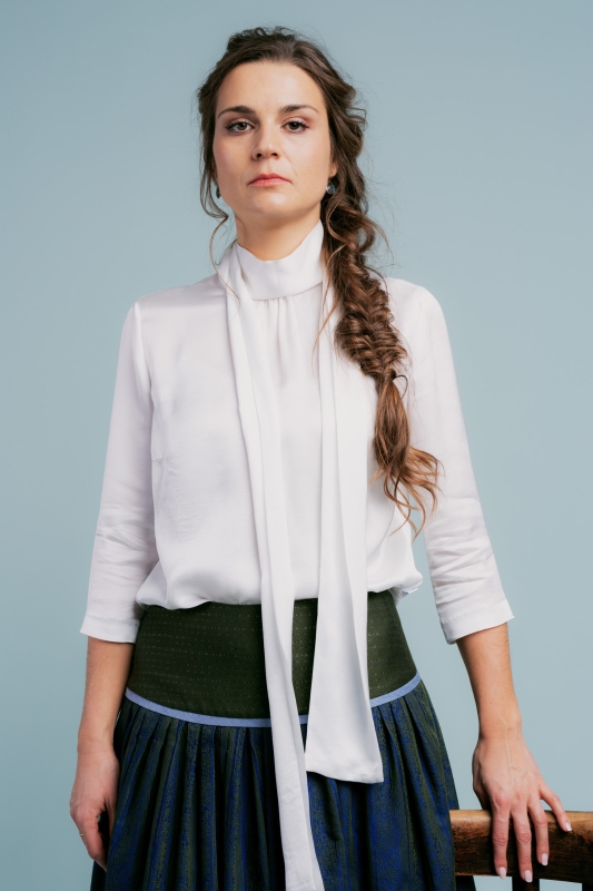 Bluse-Damen-Satin-Schluppe-weiss-Antonia