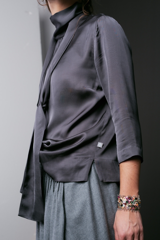 Bluse-Damen-Satin-Schluppe-grau-Antonia