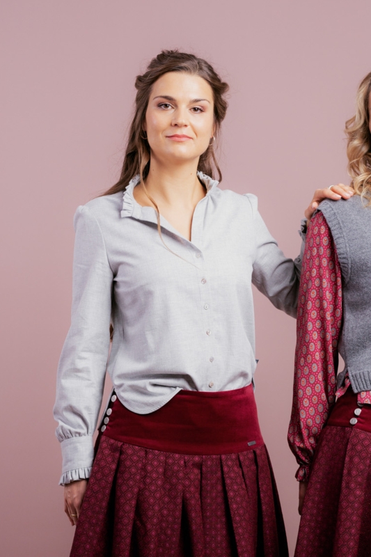 Bluse-Damen-Baumwolle-Winter-hellgrau-Rueschen-Susanna