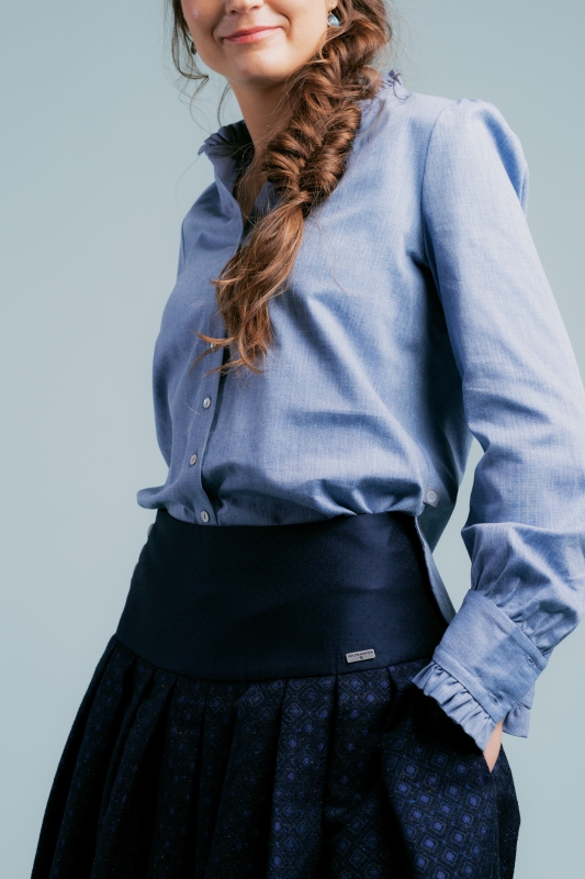 Bluse-Damen-Baumwolle-Winter-blau-Rueschen-Susanna