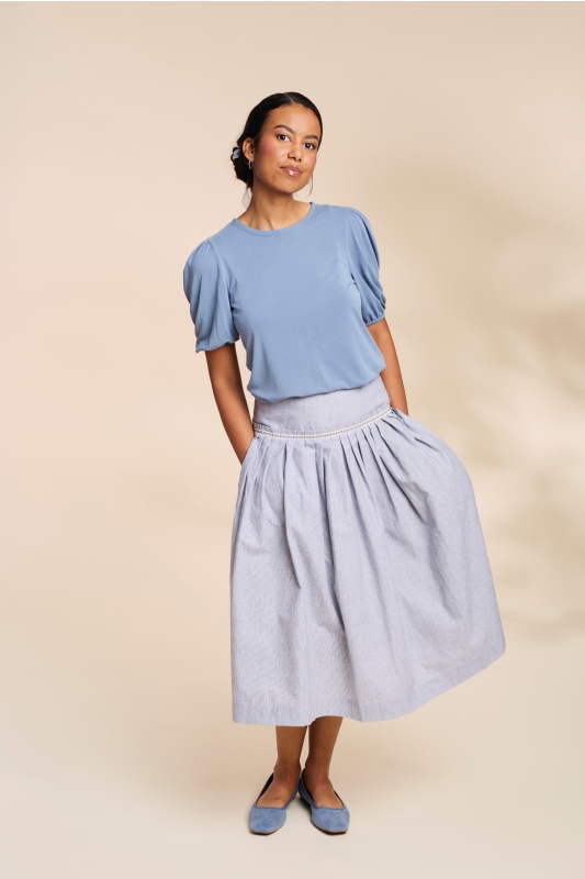 Trachenrock-lang-Streifen-graublau-Weissach