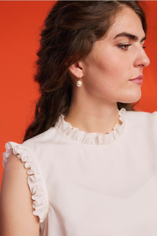 Trachtenbluse-Rueschen-aermellos-weiss-Iris