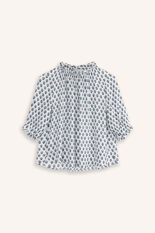 Trachenbluse-gemustert-Rueschen-blau-Erna