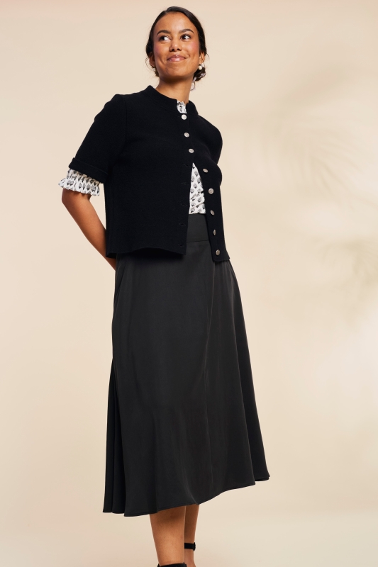 Trachtenjacke-halbarm-Schurwollstrick-schwarz-Tine